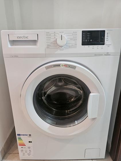 Apartament cu 2 camere decomandat în Petroșani
