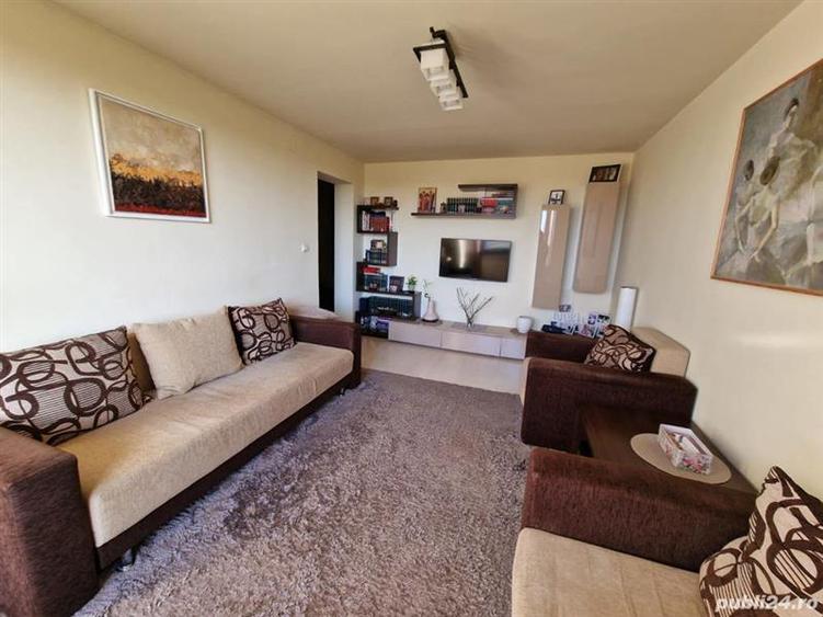 Apartament cu 3 camere decomandat, mobilat în Tipografilor