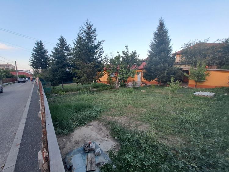 Casă cu 4 camere cu Teren 580 Mp în Central