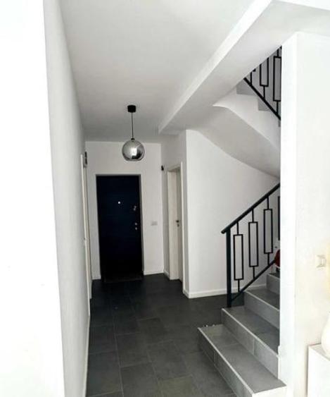 Casă individuală cu 4 camere cu Teren 200 Mp în Berceni