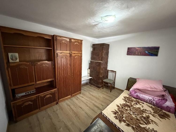 Casă cu 4 camere decomandat în Breb