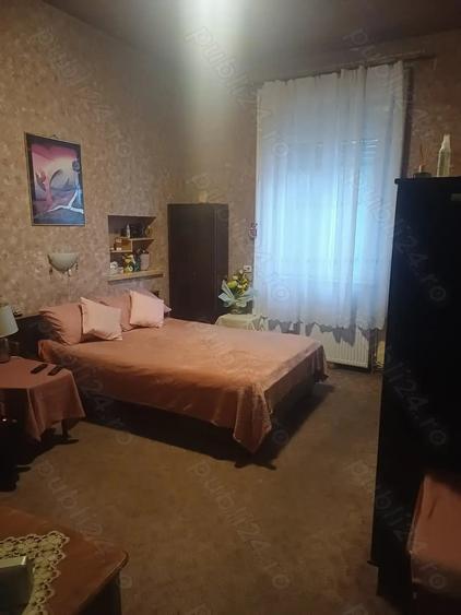 Apartament cu 4 camere semidecomandat în Central