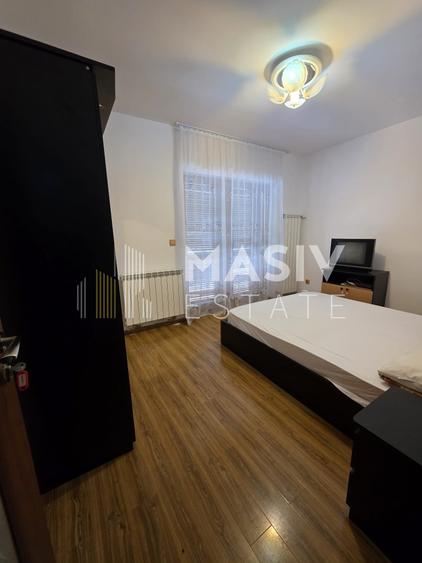 Casă individuală cu 12 camere cu Canalizare în Central