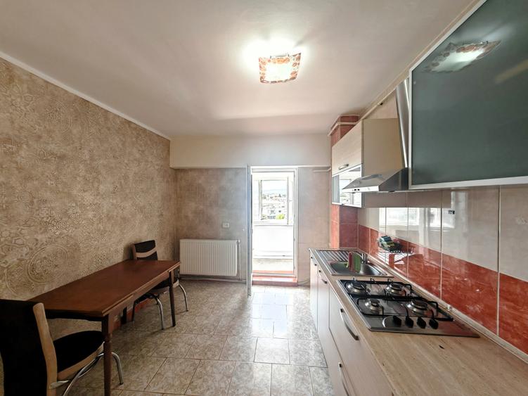 Apartament cu 2 camere decomandat în Banca Națională