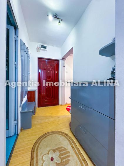 Apartament cu 3 camere decomandat în Decebal