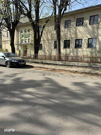 Spațiu comercial, de 1,680 mp, în Central
