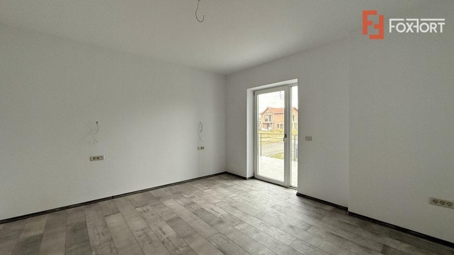 Duplex cu 3 camere cu Canalizare în Giarmata