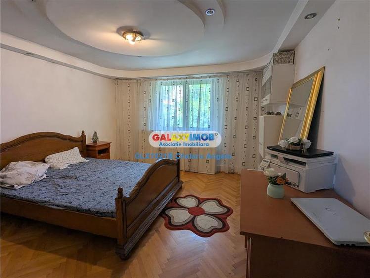 Casă cu 5 camere cu Garaj în Șoseaua Nordului