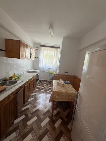 Apartament cu 3 camere decomandat în Domenii