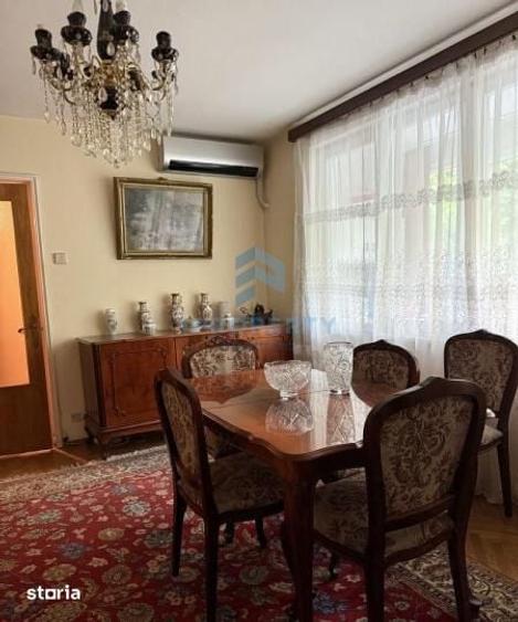 Apartament cu 3 camere semidecomandat în Tei