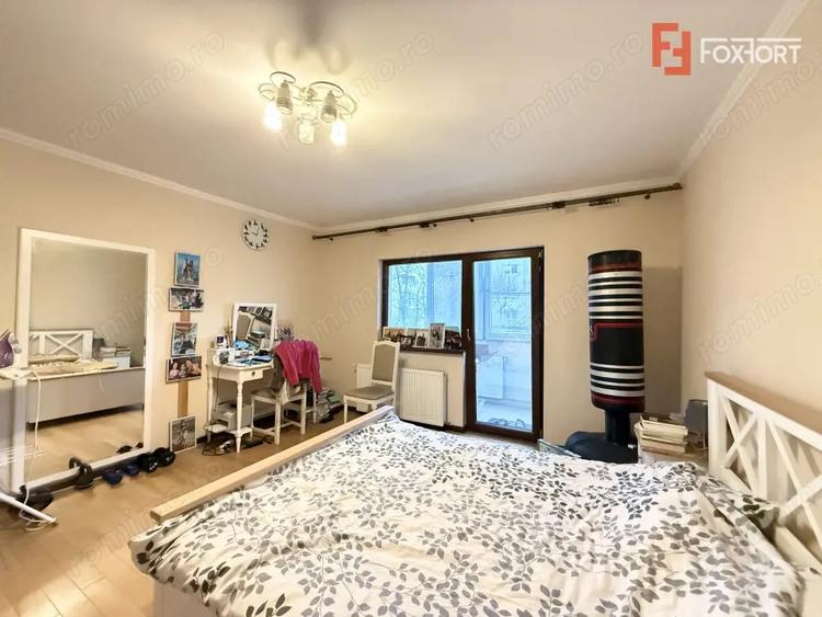 Apartament cu 4 camere semidecomandat, mobilat în Bucovina