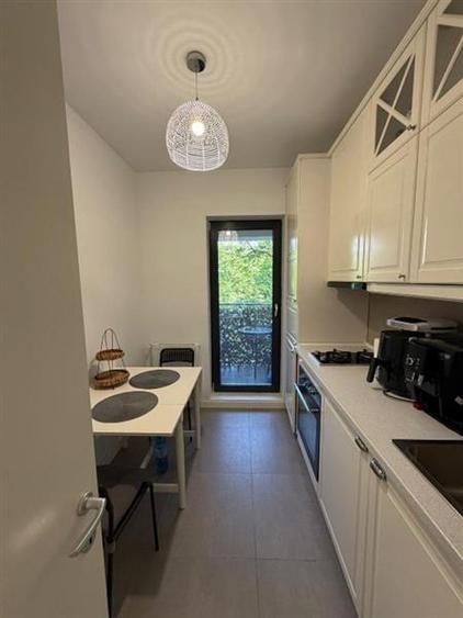 Apartament cu 3 camere decomandat, mobilat în Drumul Taberei