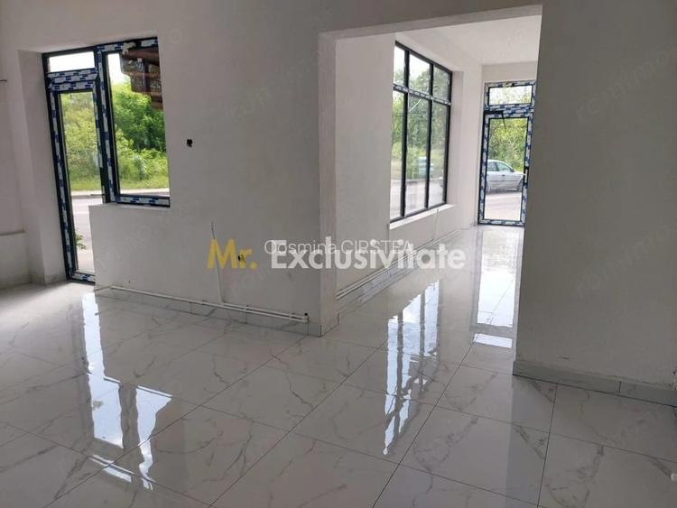 DE INCHIRIAT - renovat - parter - stradal