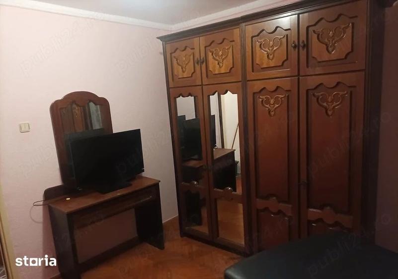 Apartament cu 3 camere decomandat în Berceni