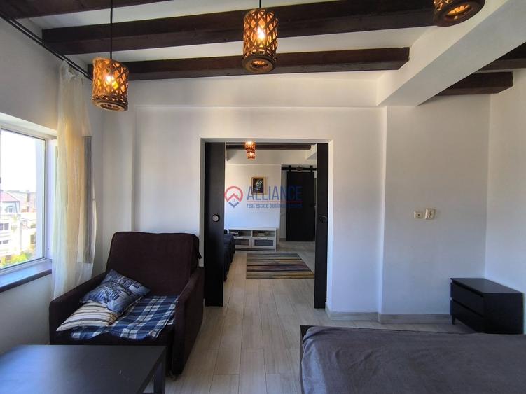 Apartament cu 3 camere semidecomandat în Peninsula
