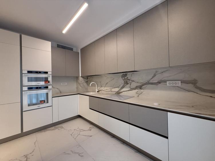 Apartament cu 4 camere decomandat în Arcul de Triumf