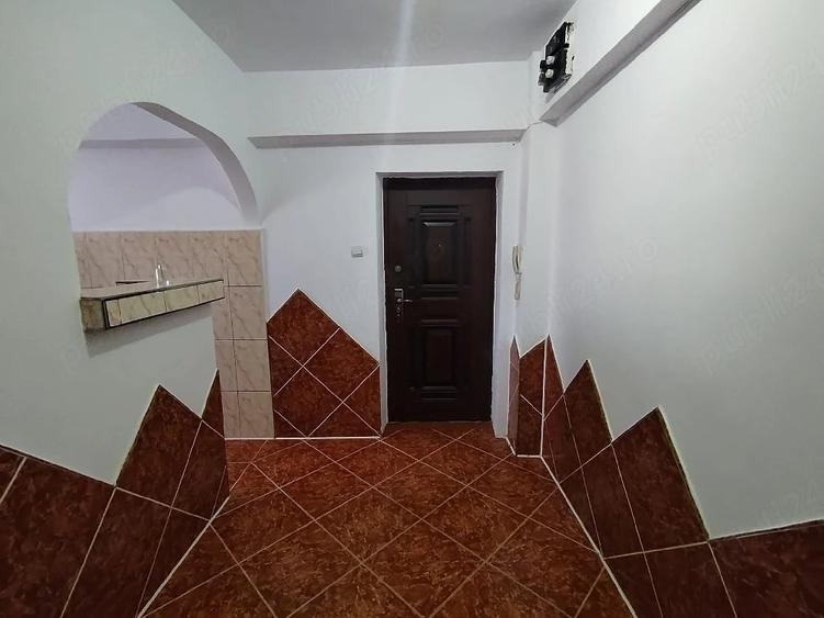 Garsonieră decomandată în Soarelui