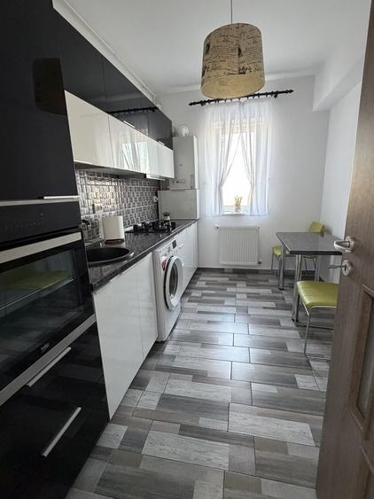 Apartament cu 2 camere decomandat în Păcii
