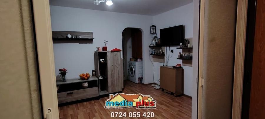 Apartament cu 3 camere semidecomandat în Dunărea