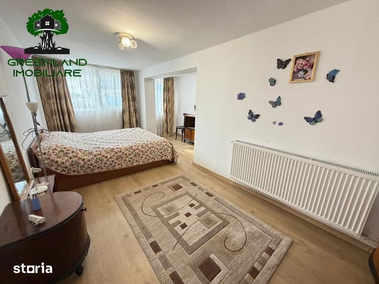Casă cu 4 camere cu Teren 150 Mp în Podul de Fier