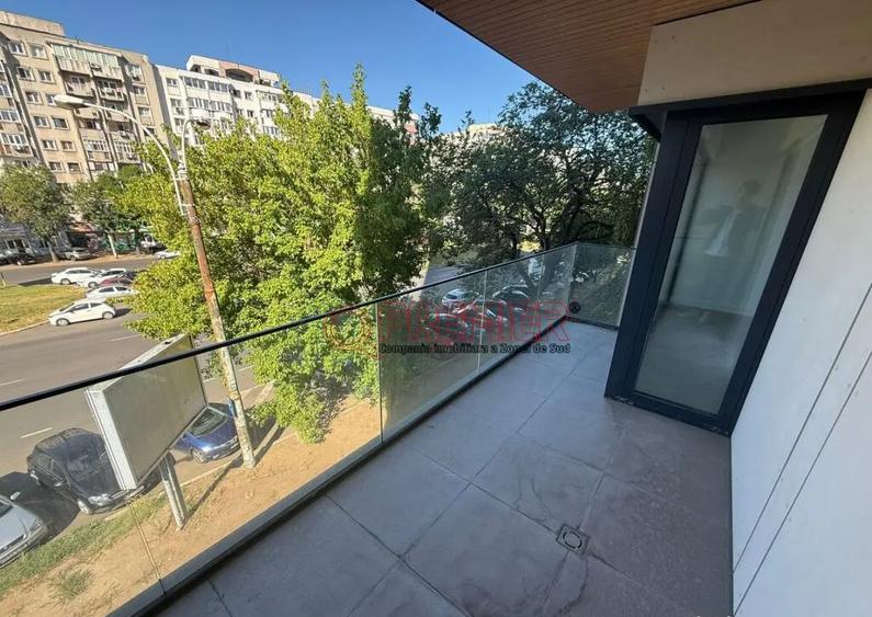 Apartament cu 3 camere decomandat în Cotroceni