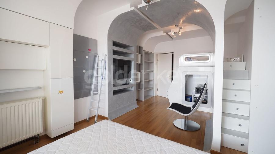 Apartament cu 4 camere semidecomandat, mobilat în Herăstrău
