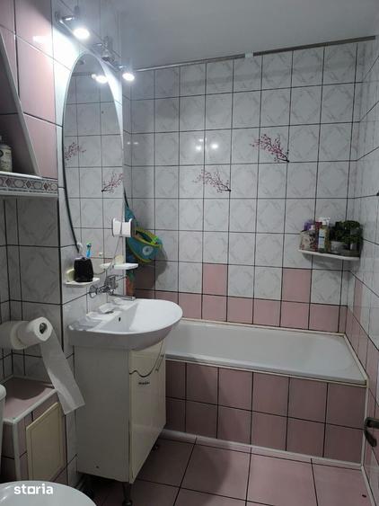 Apartament cu 3 camere decomandat în Obcini