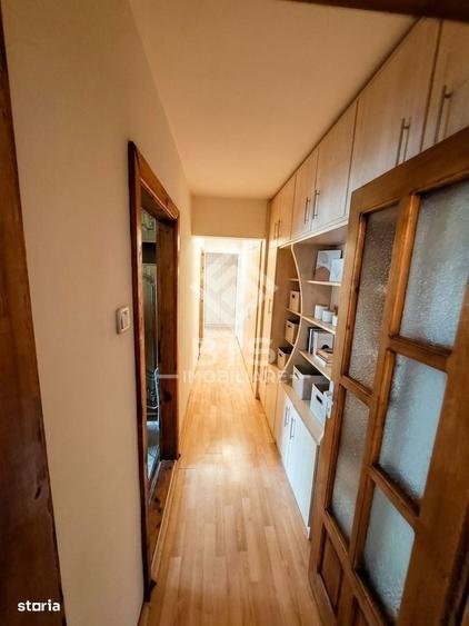 Apartament cu 4 camere decomandat în Central