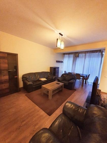 Apartament cu 4 camere semidecomandat, mobilat în Iancu Nicolae