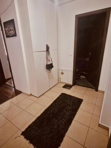 Soarelui. 3 camere. Decomandat. Mobilat si utilat. Terasa mare - 6
