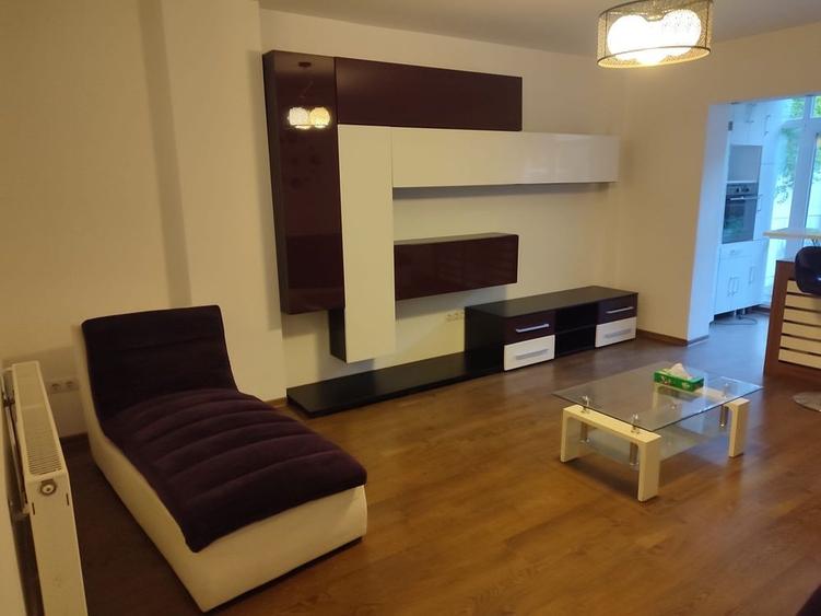 Apartament cu 2 camere decomandat în Ștrand