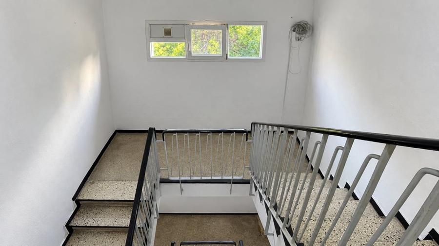 Apartament cu 3 camere semidecomandat în Titan
