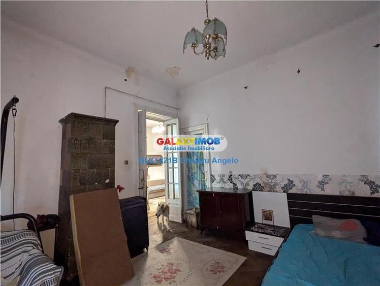 Casă cu 15 camere cu Teren 445 Mp în Unirii