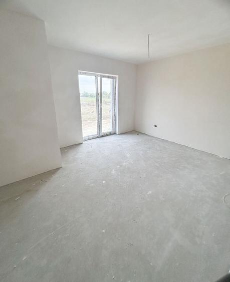 Apartament cu 5 camere decomandat în Urseni