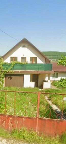 Casă cu Teren 3271 Mp în Central