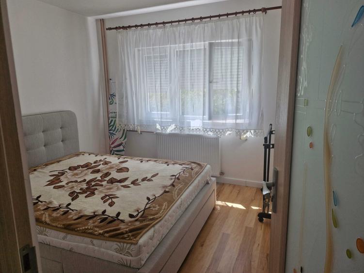 Apartament cu 2 camere decomandat în Exterior Vest