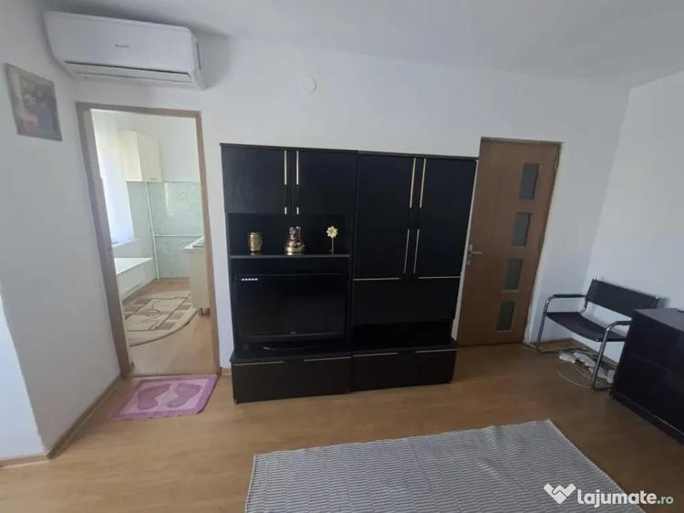 Garsonieră semidecomandată în Rovine
