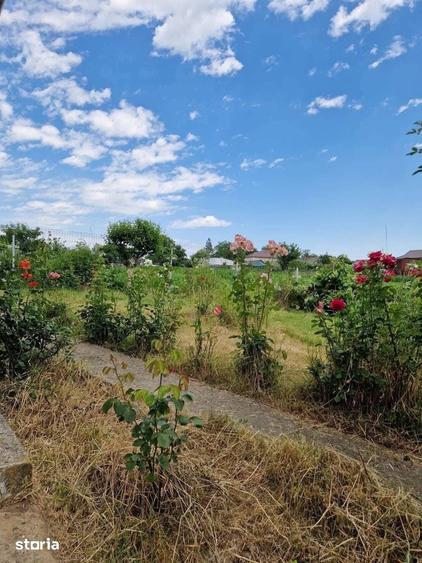 De vanzare casuta mica din caramida cu teren de 1059mp, 27.000euro - 2
