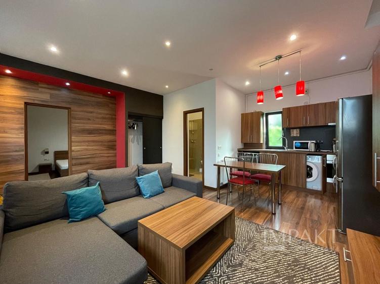 Apartament cu 2 camere decomandat, mobilat în Central