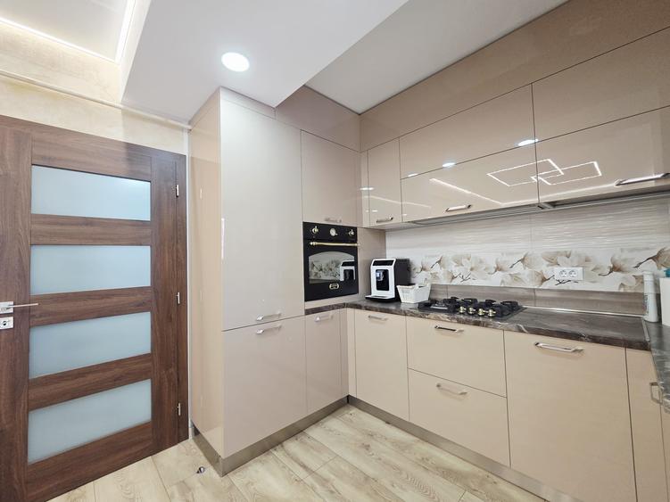 Apartament cu 2 camere decomandat, mobilat în