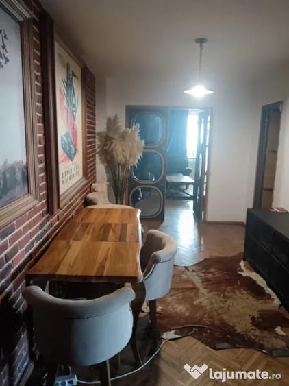 Apartament cu 4 camere decomandat în Titulescu