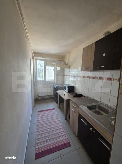 Apartament cu 3 camere decomandat în Piața Centrală