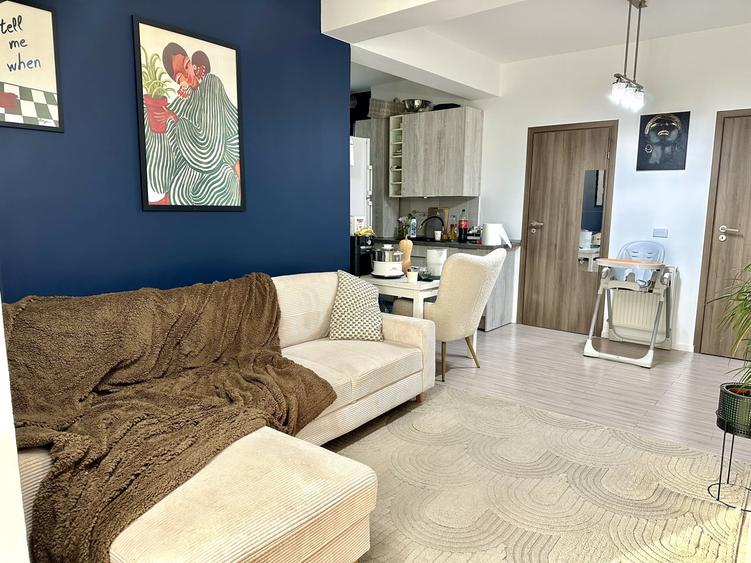 Apartament cu 3 camere semidecomandat, mobilat în Bucureștii Noi
