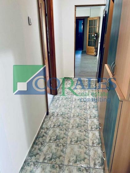 Apartament cu 3 camere semidecomandat, mobilat în Complex Studențesc