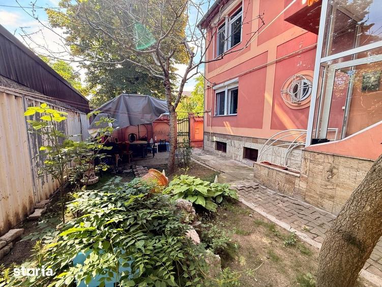 Casă cu 6 camere cu Teren 185 Mp în Chitila