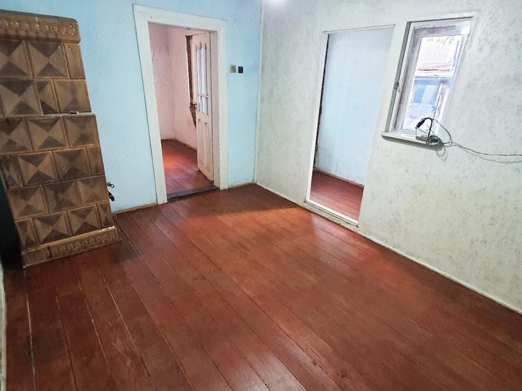 Casă cu 5 camere cu Teren 290 Mp în Republicii