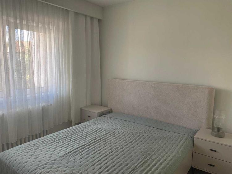 Apartament cu 4 camere decomandat în Lazaret