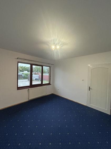 Casă cu 4 camere cu Teren 410 Mp în Florești