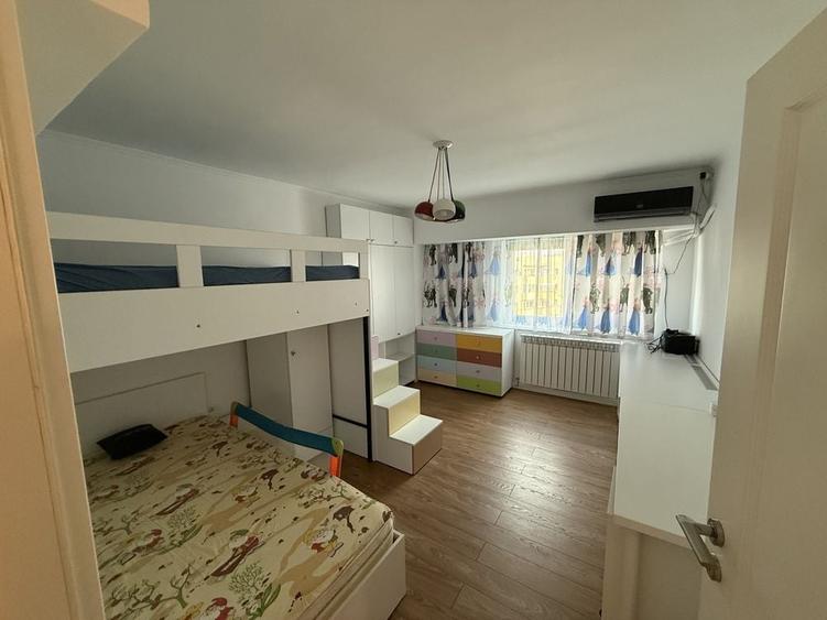 Apartament cu 4 camere decomandat în Octavian Goga