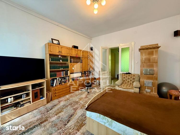 Casă cu 8 camere cu Teren 1126 Mp în Iosefin